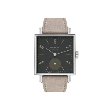         Handaufzug, NOMOS Glashütte Tetra Basalt