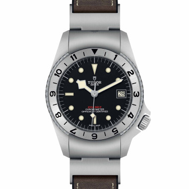         Automatik, TUDOR Black Bay P01