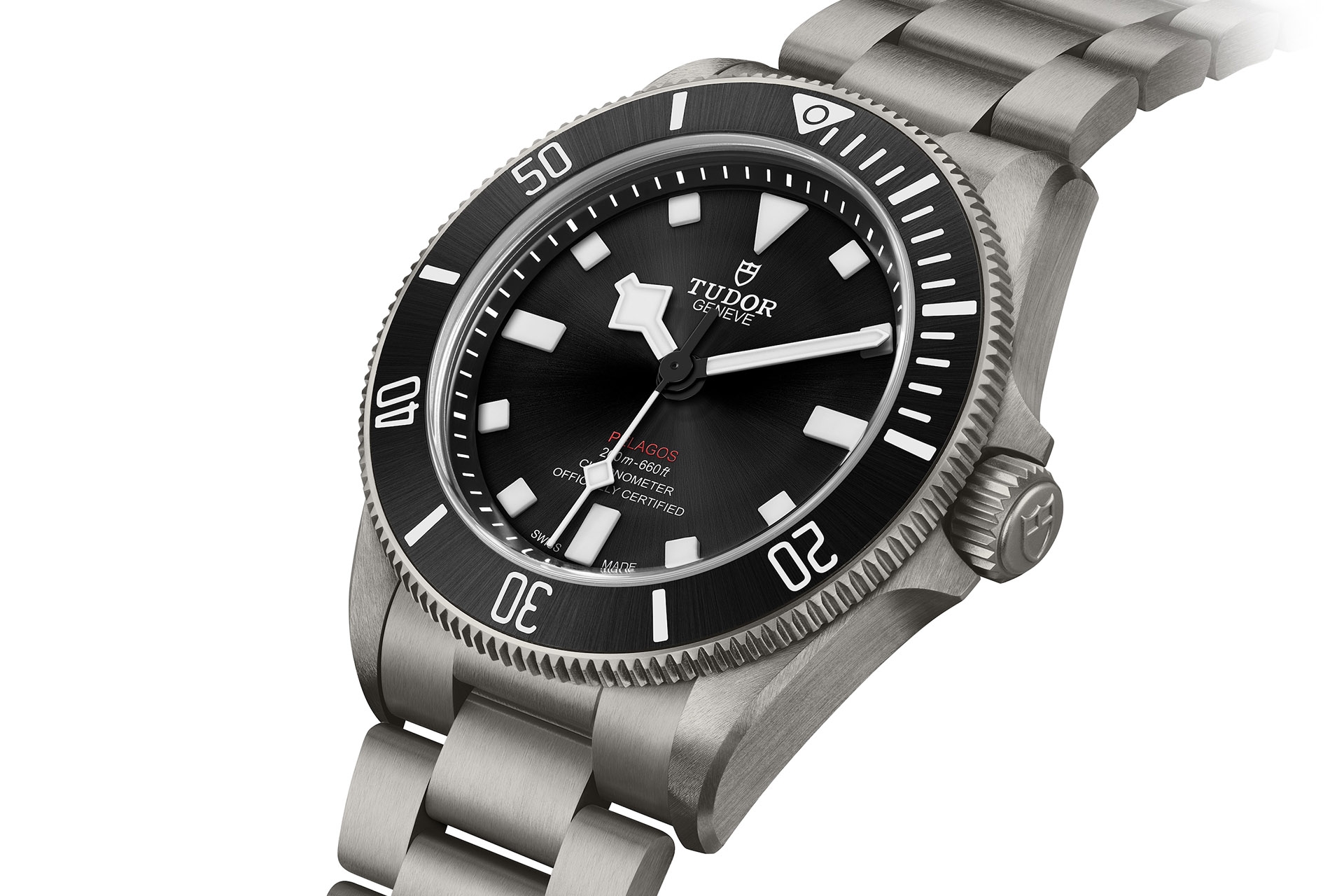 M25407N-0001_black_95817_DET_RVB-White M25407N-0001_black_95817_DET_RVB-White