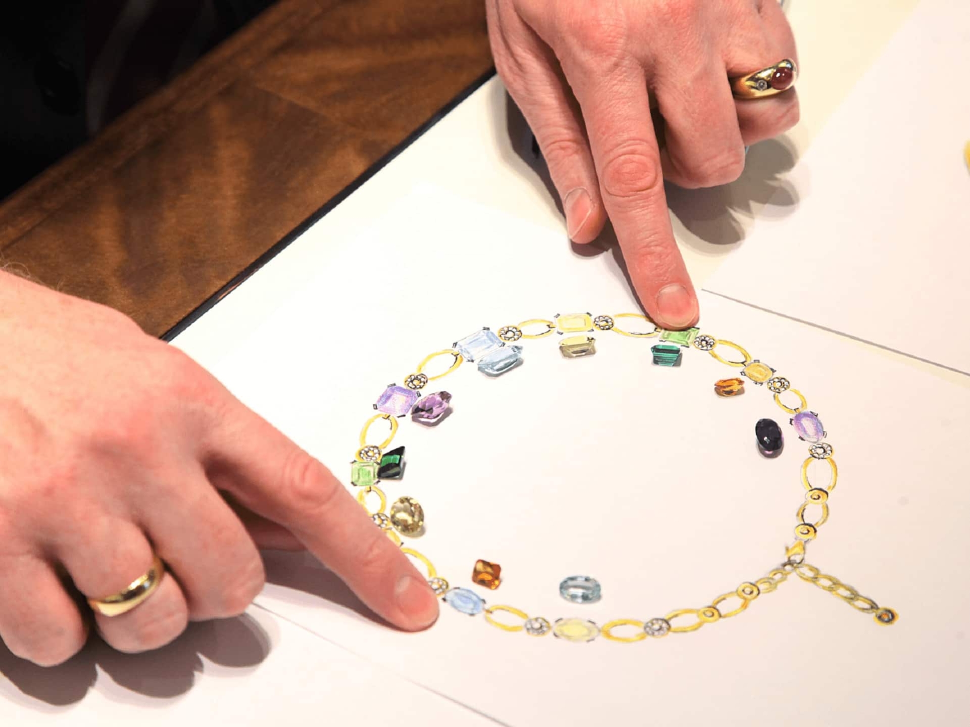 Entwurf eines Edelsteincolliers mit Farbsteinen Eigene Kreationen vom Entwurf