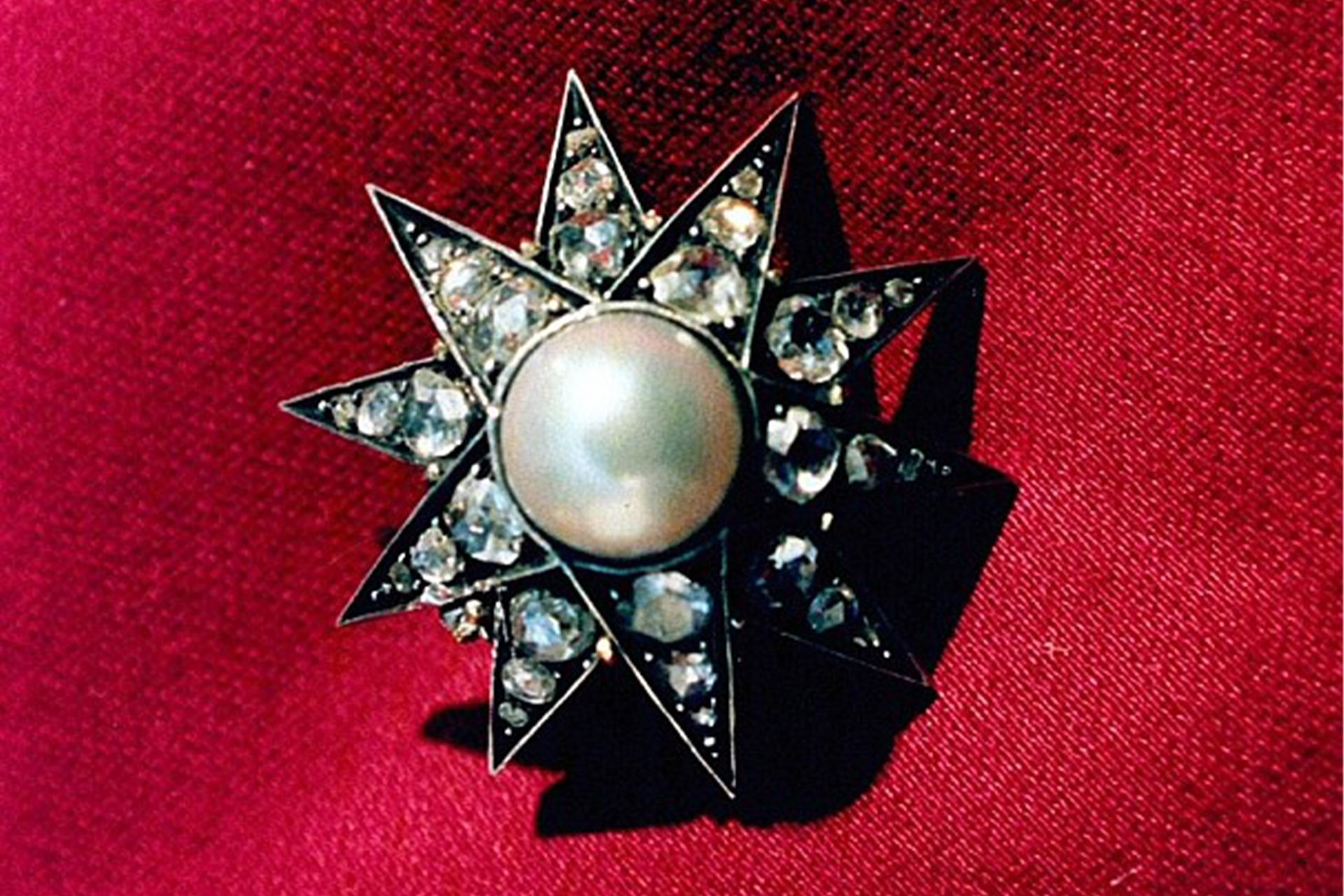 Beitragsbild Sissi_0001_haarschmuck_von_kaiserin_elisabeth_1865_original Beitragsbild Sissi_0001_haarschmuck_von_kaiserin_elisabeth_1865_original