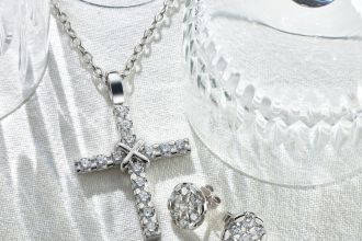 leowittwer-schmuck-kreuz-diamanten