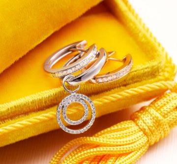 leo-wittwer-ohrschmuck-banner-desktop