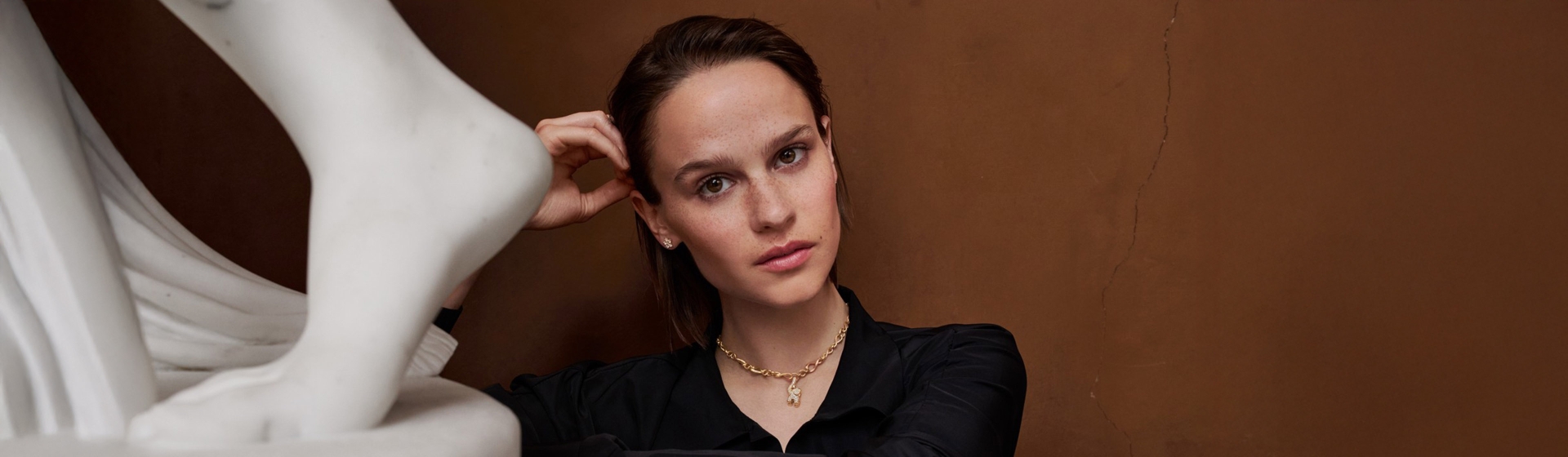 ole-lynggaard-juwelier-leicht-desk