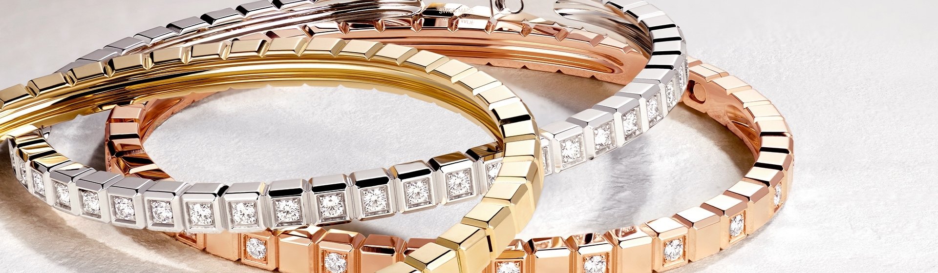 armbaender-damen-leicht-banner-desktop