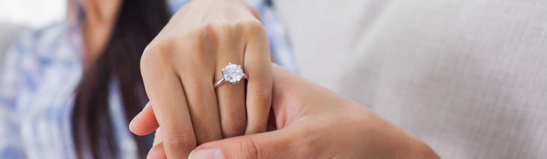 Verlobung_JuwelierLeicht_Slider_3840x1120px Verlobung_JuwelierLeicht_Slider_3840x1120px