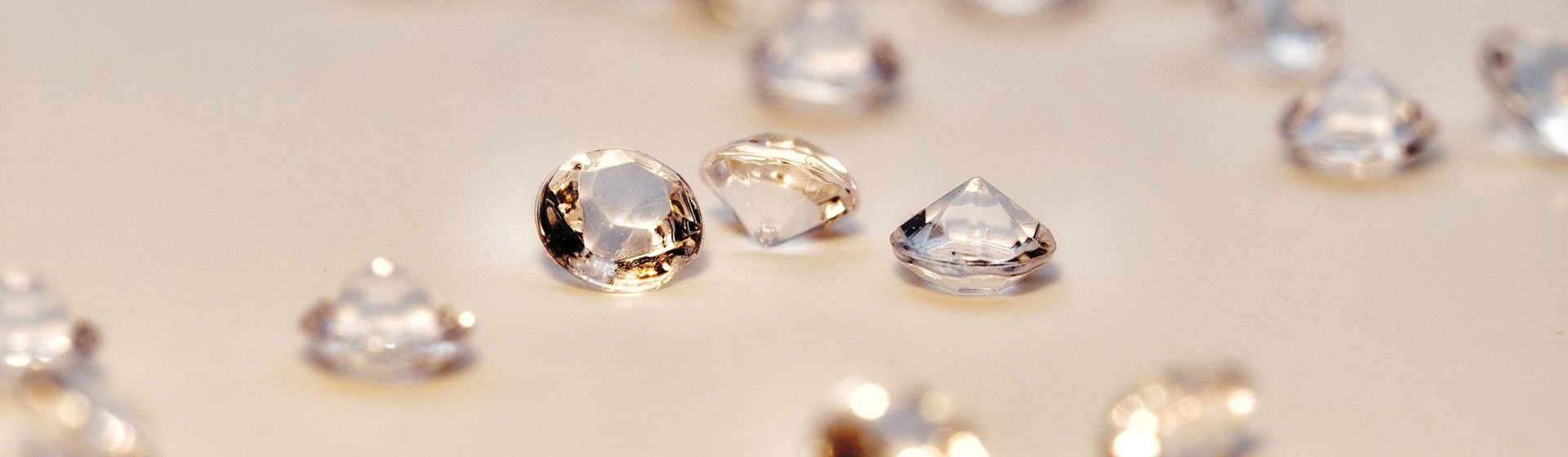 rohdiamanten-einzeldiamanten-diamantsammlung