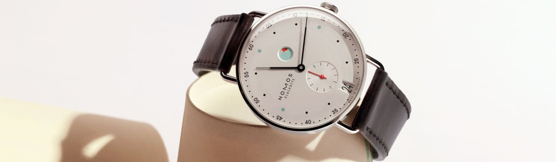 nomos-glashuette-metro-kollektionsseite-banner-desktop