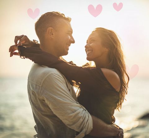 glueckliches-paar-strand