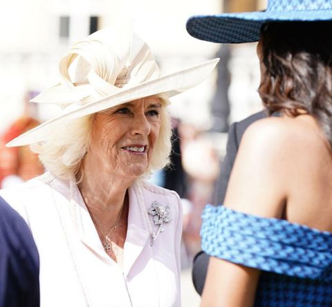 koenigin-camilla-brosche