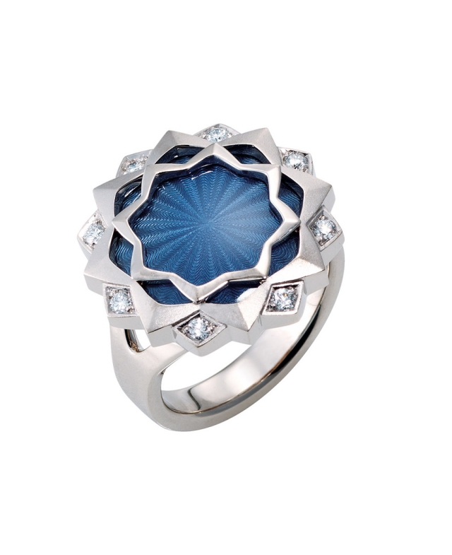 Produkthighlights Victor Mayer_0000_V1696_HB_00_00_105_AK-victor-mayer-gold-ring-guilloche-enamel-blue-diamonds-chrysant
